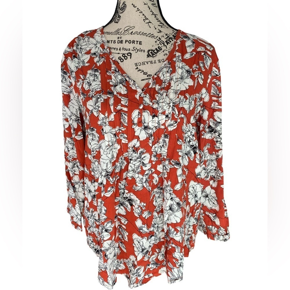 Fun 2 Fun V-Neck 3/4 Sleeve Rounded Hem Floral Blouse Top Size M